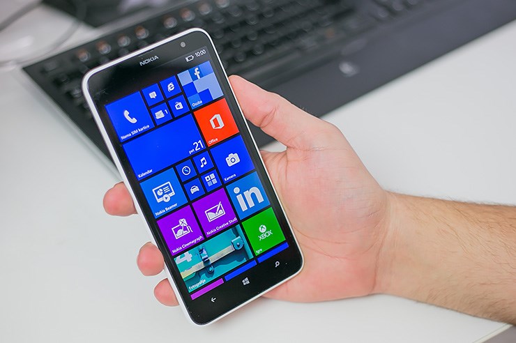 Nokia Lumia 1320 (19).jpg